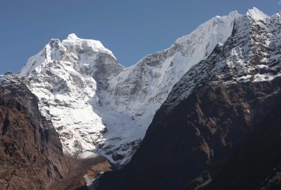 Everest Base Camp Trek in September: Late Monsoon Conditions and Hidden Value