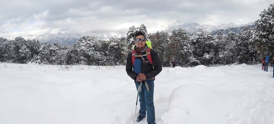 Hiring a Guide for the Everest Base Camp Trek: Complete Guide to Finding, Vetting and Working With Your EBC Guide