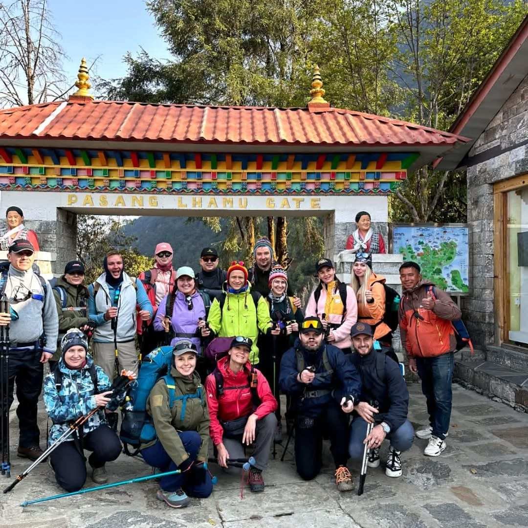 Everest Base Camp - Trail Panorama