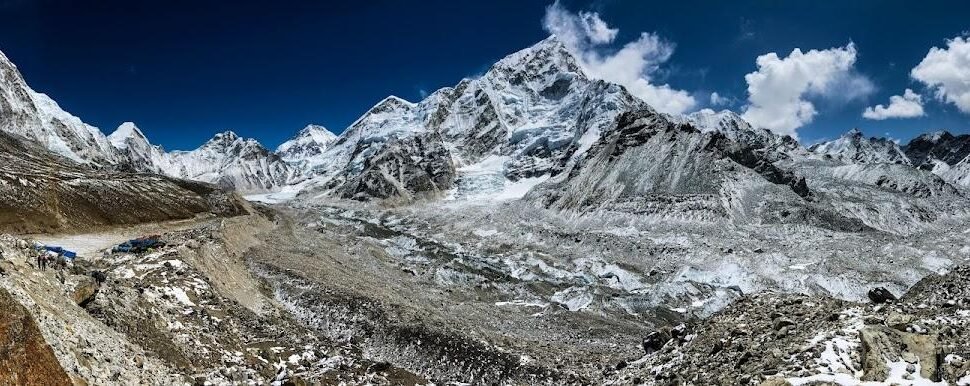 EBC Trek - Trekkers on Trail