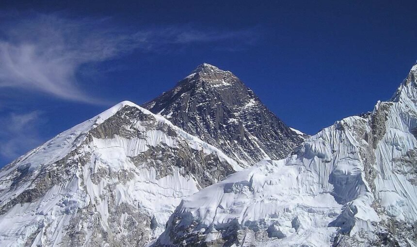 Everest Base Camp Trek in May: Summit Season, Warm Temperatures and Pre-Monsoon Timing