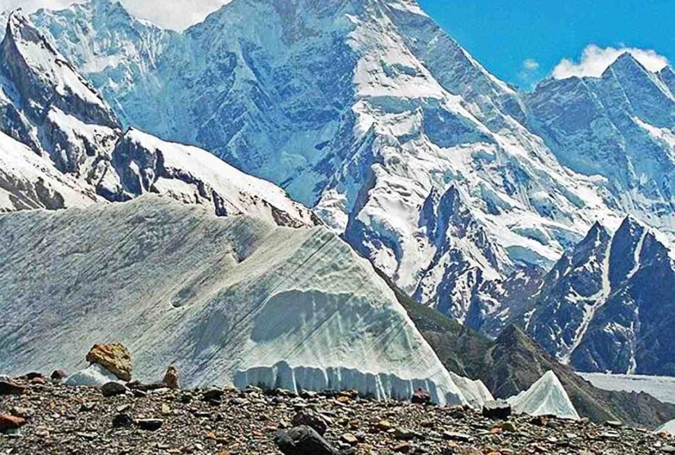 EBC Trek - Mountain Pass View