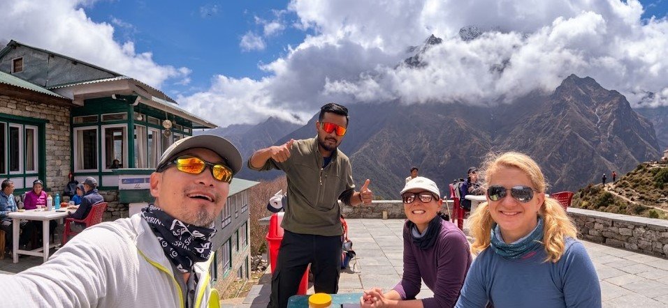 Renjo La Pass Guide: Altitude, Route and Best Views in the Khumbu